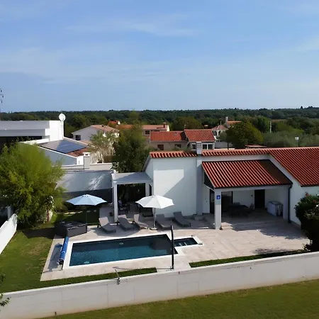 Alba Villa *